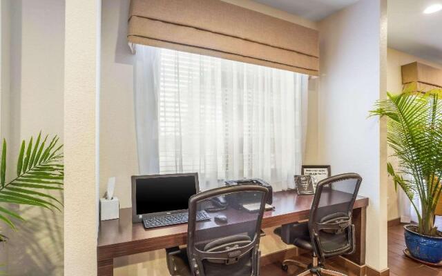 Sleep Inn & Suites