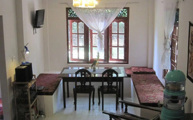 Jungleside House