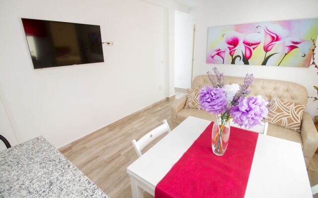 Modish 3 bedroom Apartment in Malaga by La Recepción