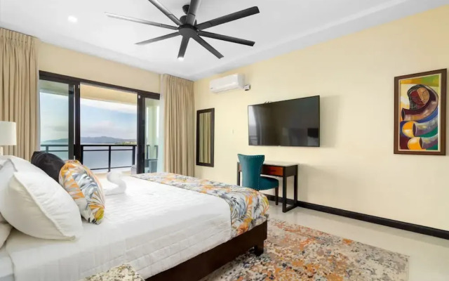 Panoramic Cliffside Luxe Villa