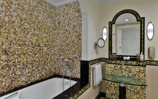 Al Habtoor Grand Resort, Autograph Collection(R)