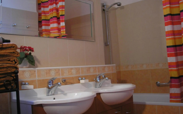 Apartment Accommodation up to 17