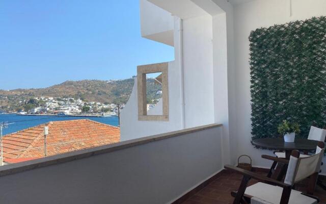 Petridi Maria Suites & Apartments