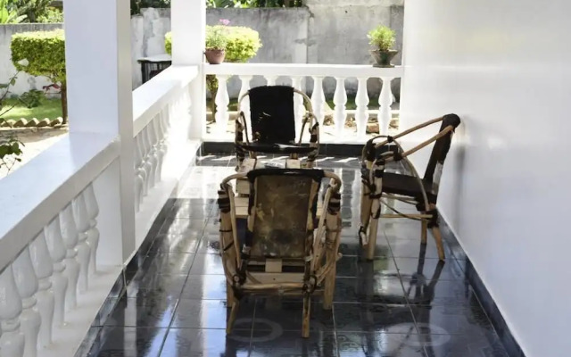 Campers and Backpakers Hostel