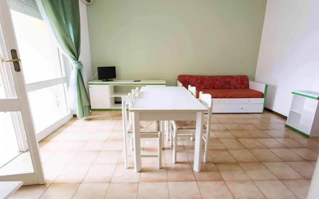 Residence with pool in Luni Mare