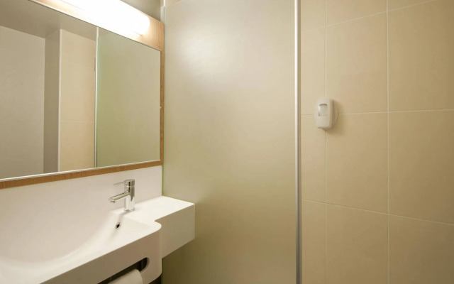 B&B HOTEL Lyon Centre Monplaisir