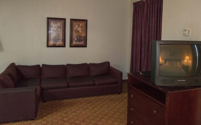 Chisholm Suite Hotel