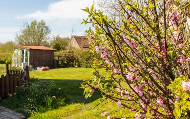 Cosy Flat in Niepars With Garden