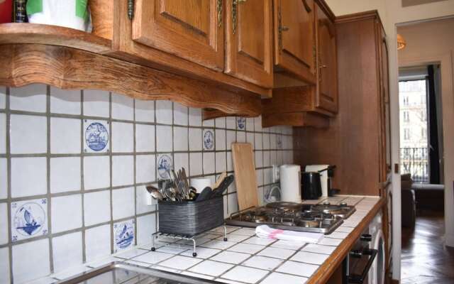 Parisian Apartment In Prime Location