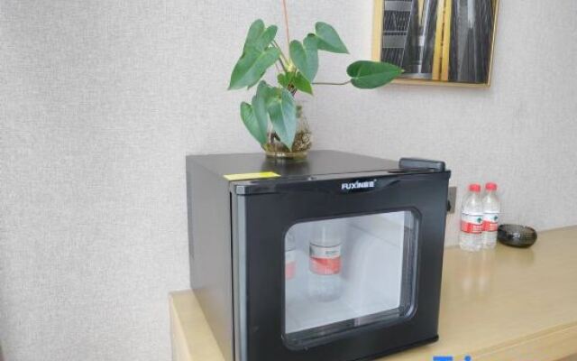 Pengcheng Belvedere Hotel (Shenzhen University Nanshan Metro Station)