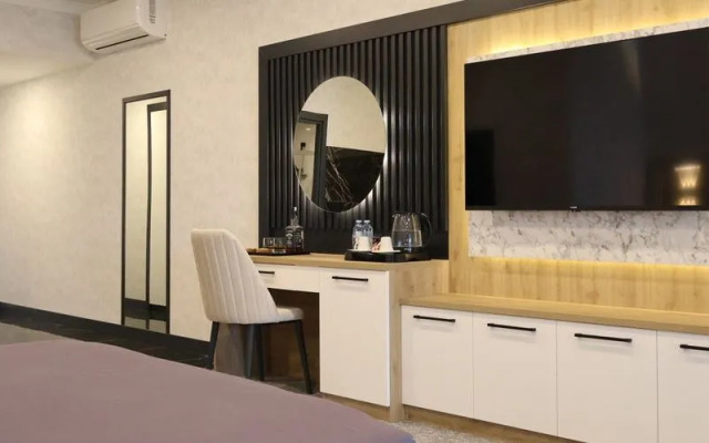 Home Plus Hotel