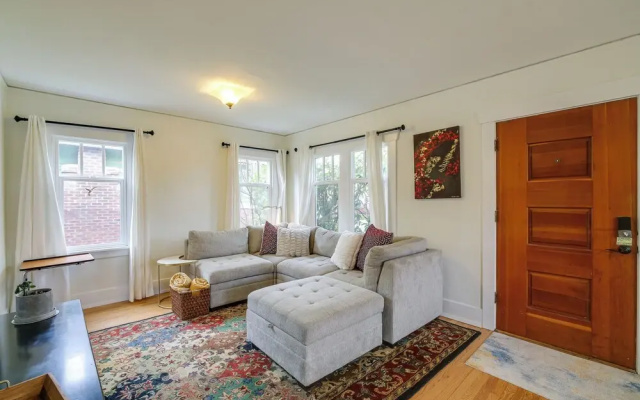 Charming Tacoma Vacation Home w/ Fenced Yard