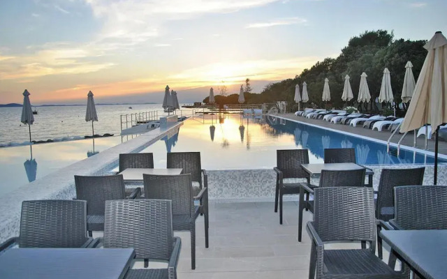 Villas Punta Skala Apartments With Pools at Beach