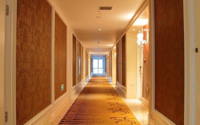 Oceania Hotel