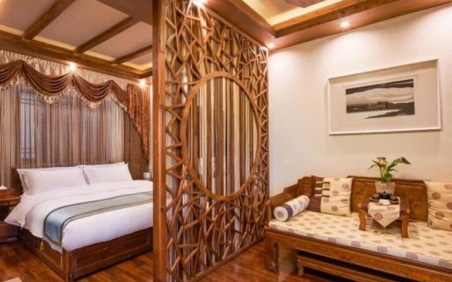 Floral Hotel Fantu
