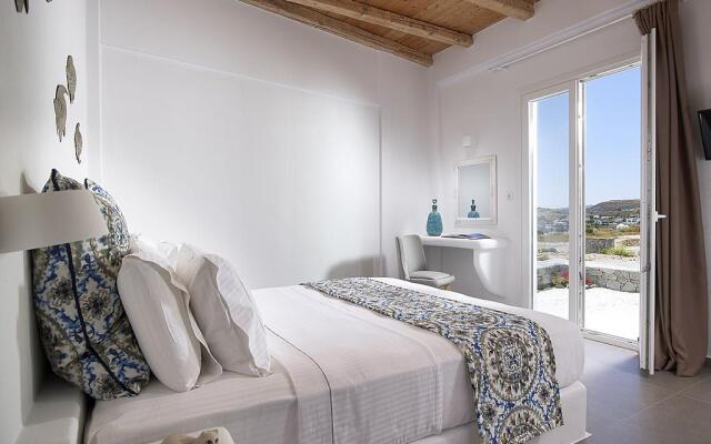 Lithos Luxury Rooms - Adults Only