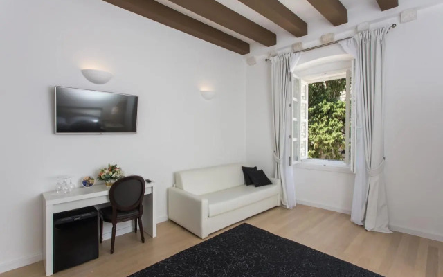 Klarisa Palace Rooms