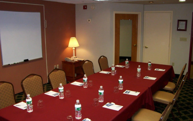 Comfort Inn & Suites Mt. Holly - Westampton