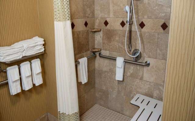 Hampton Inn & Suites Watertown