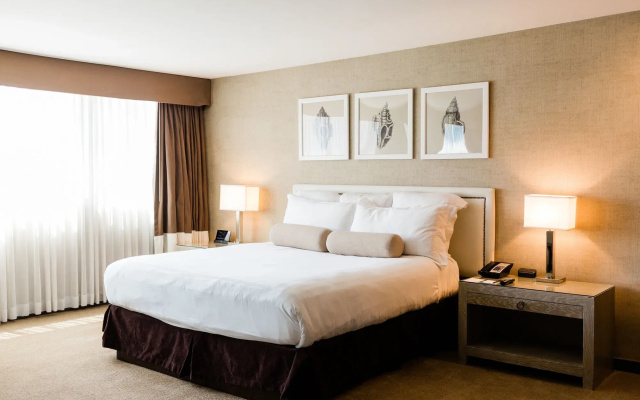 Luxe Sunset Boulevard Hotel