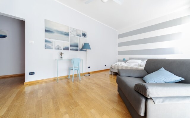 Sant'Orsola Colorful Huge Apartment