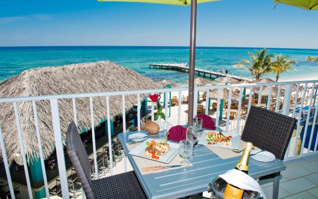 Wyndham Reef Resort Grand Cayman