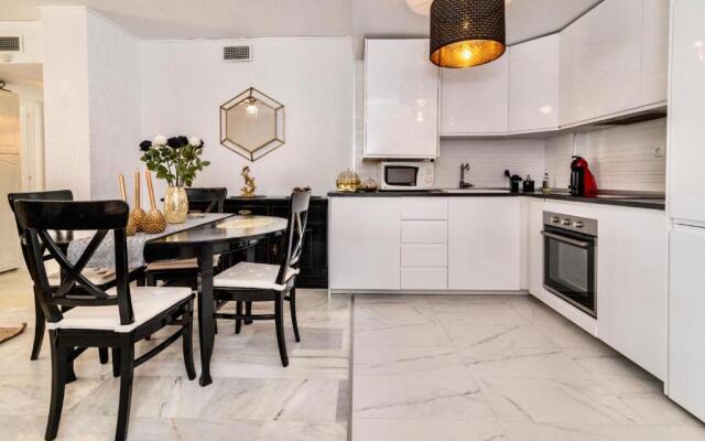 Marbella Lovely 3-bedroom Apartment 350 m Walk to the Beach
