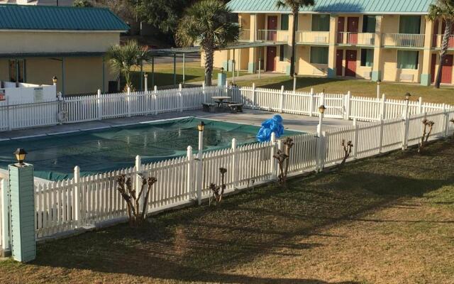 Garden Inn & Suites