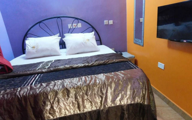 Purple Crown Hotel