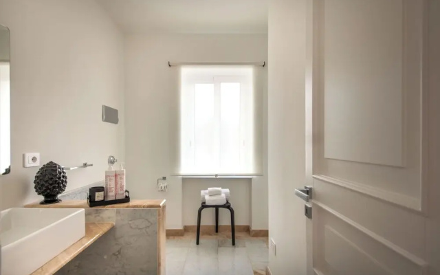 Ruggero City View Apartment by Wonderful Italy