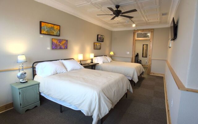 The NuWray Hotel & Carriage House