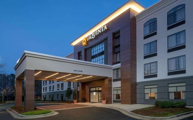 La Quinta Inn & Suites by Wyndham Raleigh Downtown North