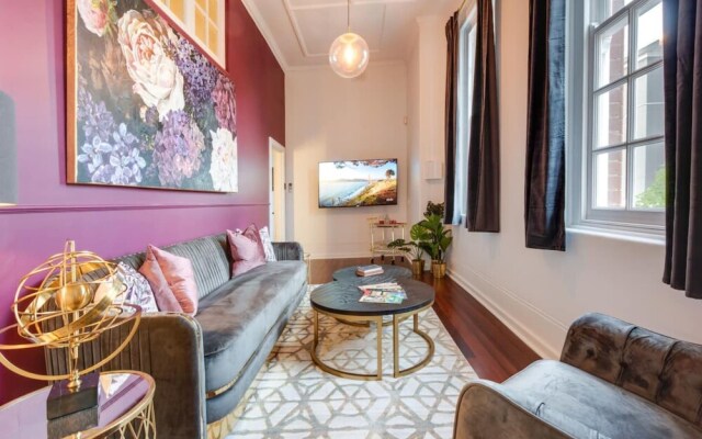 Retro 1 Bedroom Apartment in Perth