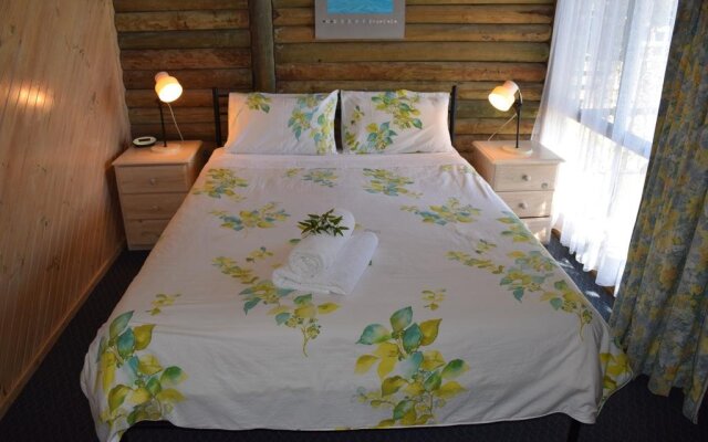 Lazy Acre Log Cabins