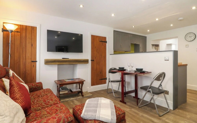 11 Longpool