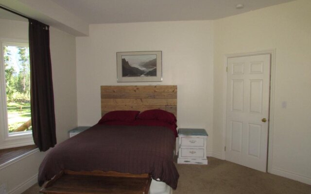 The Cabin at Sweetwater Lane Farm