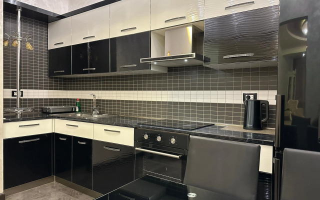 Northern Avenue 2 bedroom Luxury apartment HH777
