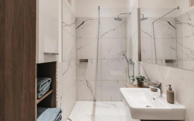 Cozy Apartment With Private Garden