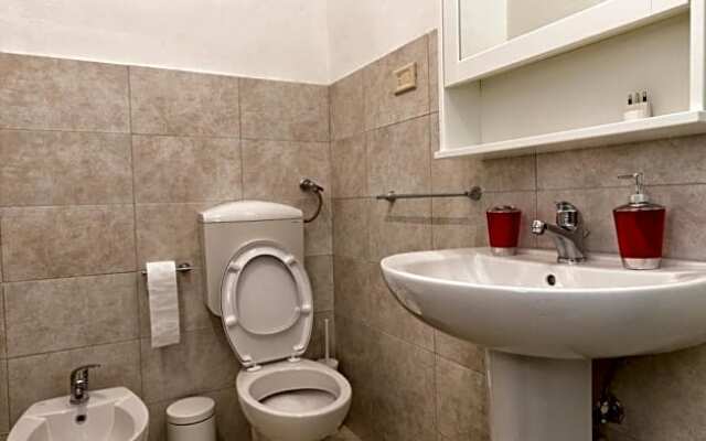 Garden House: Apartments And Rooms For Holidays