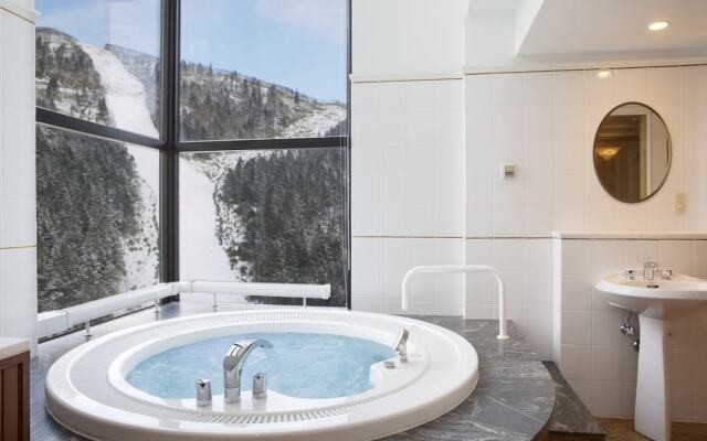 Hoshino Resorts RISONARE Tomamu
