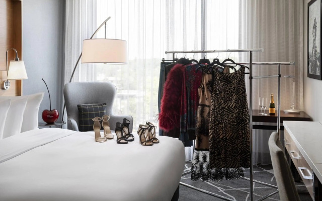 The Jacquard, Autograph Collection