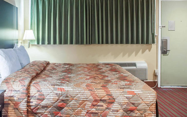 Amherst Inn & Suites