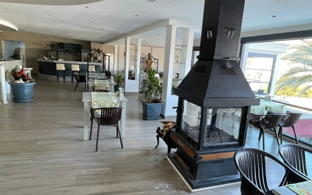 Ata Park Hotel