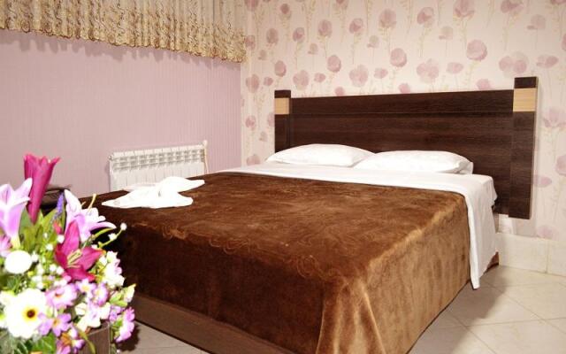 Jolfa Hotel