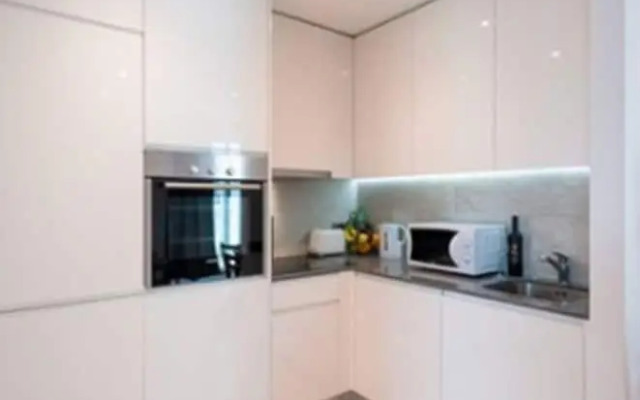 Bentley Holiday Apartments - West One