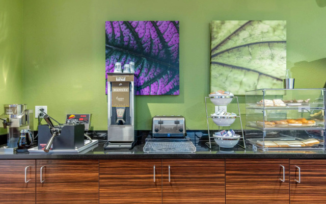MainStay Suites St Louis Airport