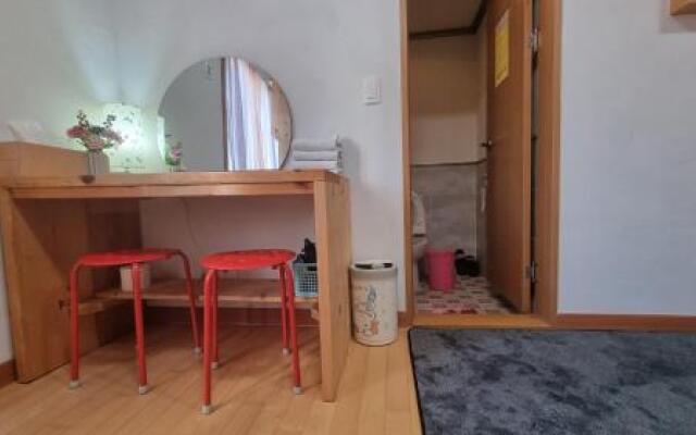 Tongyeong One Guesthouse