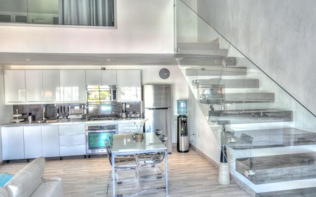 Chic Beach Apartment for Couples S-H203