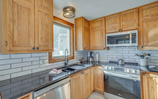 Spacious Ouray Townhome - Walk to Hot Springs!