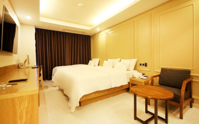 Time Square Hotel